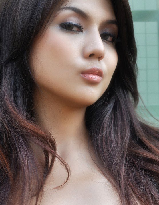 Foto Dan Profile Anggita Sari Model Seksi Majalah Indonesia
