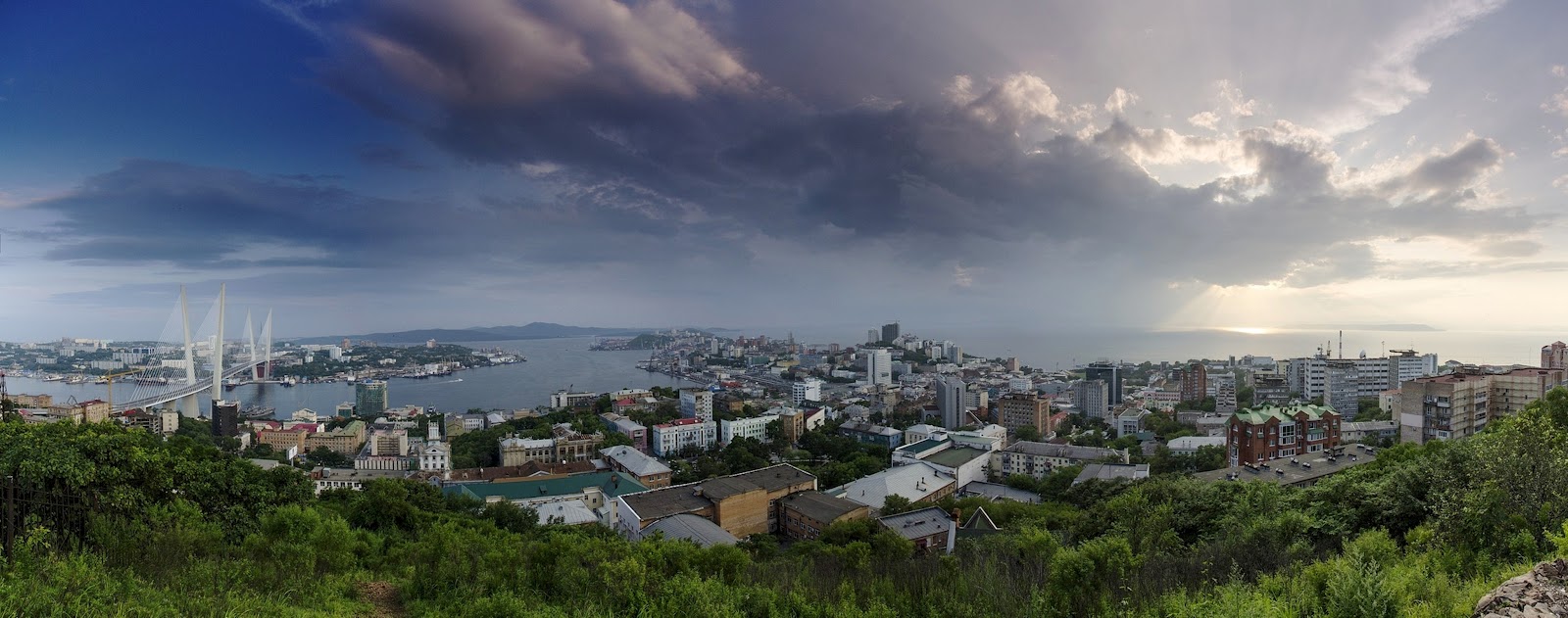 Владивосток полдень против. Владивосток панорама. Владивосток панорама города. Панорама 360 Владивосток. Владивосток мост панорама.