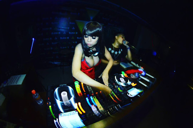 She Does Some Sexy Dancing As Well In Which Her Two Huge Boobs Are The Main Point Of Focus She Is Not A Nude Dj Unfortunately She Does Some Sexy Dancing As Well In Which Her Two Huge Boobs Are The Main Point Of Focus She Is Not A Nude Dj Unfortunately