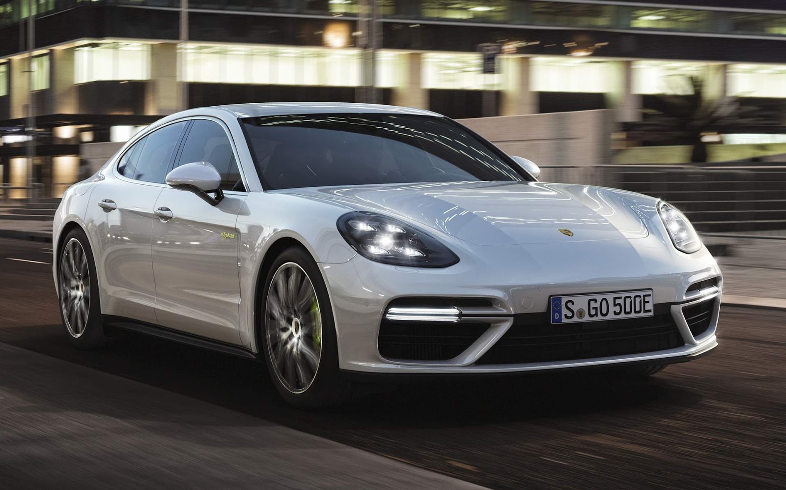 Porsche Panamera Turbo S Hybrid fotos e especificações