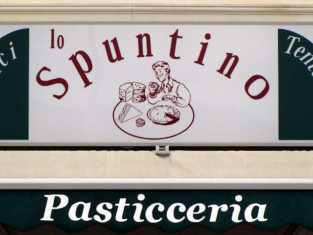 Pasticceria Lo Spuntino, The Snack pastry shop, piazza XI Maggio, Livorno