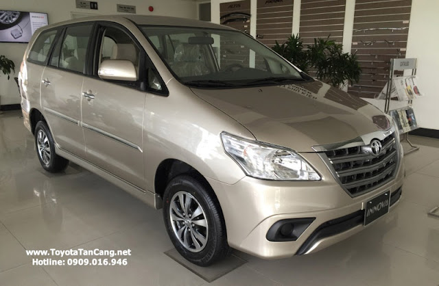 Lưới tản nhiệt lớn giúp chiếc xe có dáng vẻ hầm hố hơn hẳn phiên bản 2014 Lưới tản nhiệt lớn giúp chiếc xe có dáng vẻ hầm hố hơn hẳn phiên bản 2014