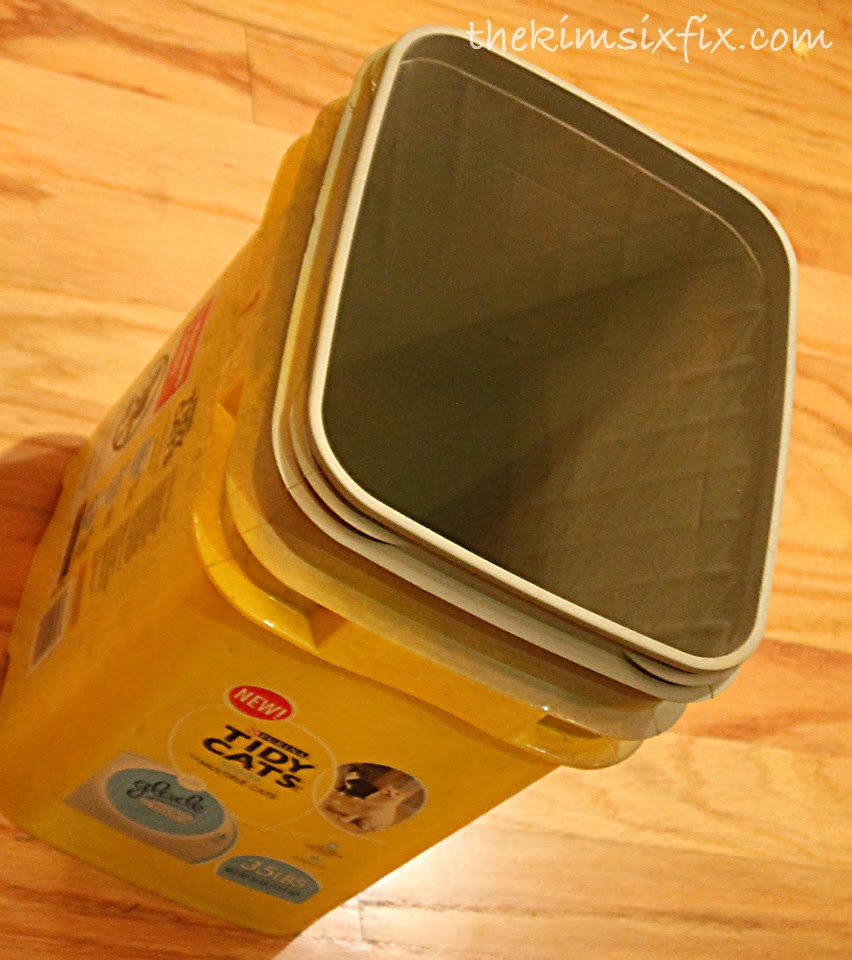 Then I wrapped the rope around the outside and glue gunned it down