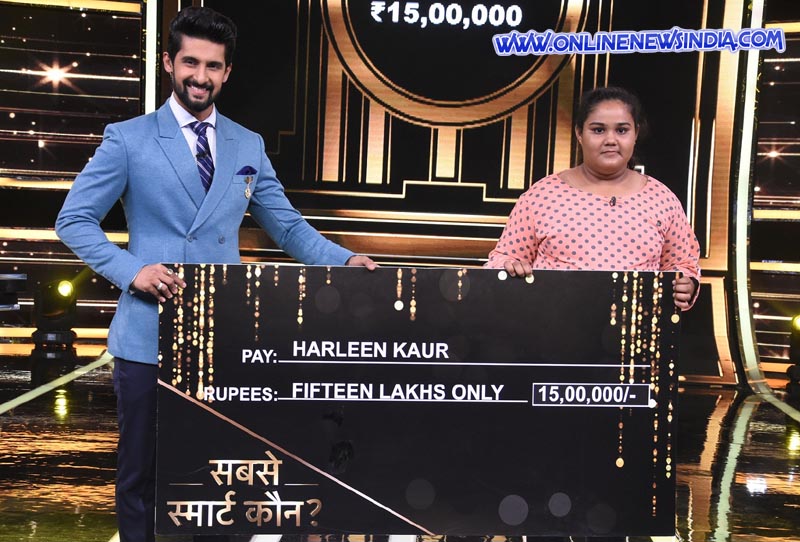 Play along winner Harleen Kaur with Host Ravi Dubey on Sabse Smart Kaun