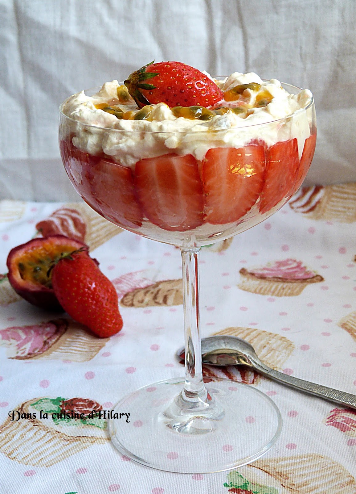 Dans la cuisine d'Hilary Eton mess aux fraises et fruits de la passion