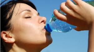 beber água é importante para a saúde veja os beneficios da água para nossa saúde