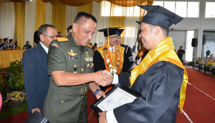 Pangdam Brawijaya Harapkan Mahasiswa Tingkatkan SDM Berdaya Saing Global