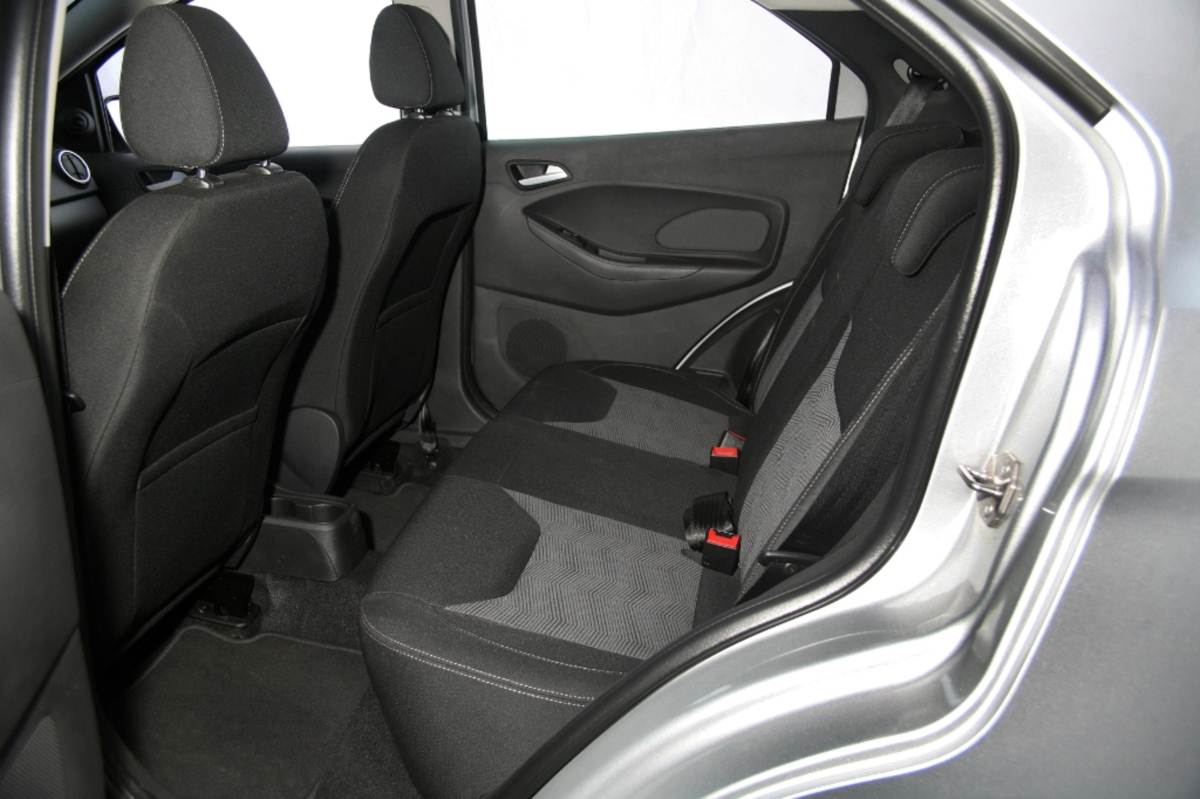 Novo Ford KA 2015 - interior