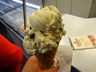 A "single" scoop of mint chocolate chip.