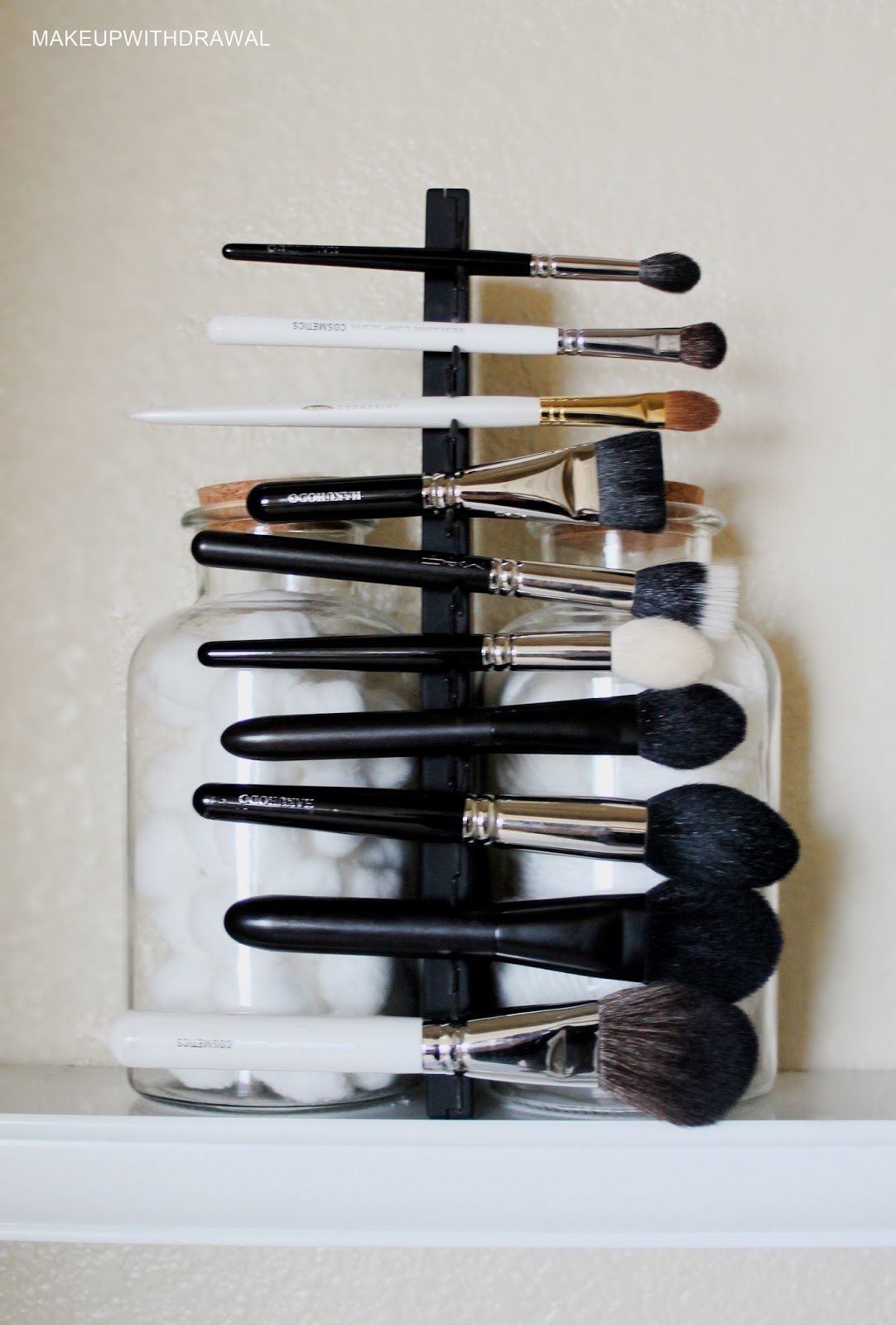 Review The Brush Bar Makeup Withdrawal