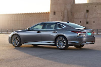 Lexus LS 500h (2018) Rear Side Lexus LS 500h (2018) Rear Side