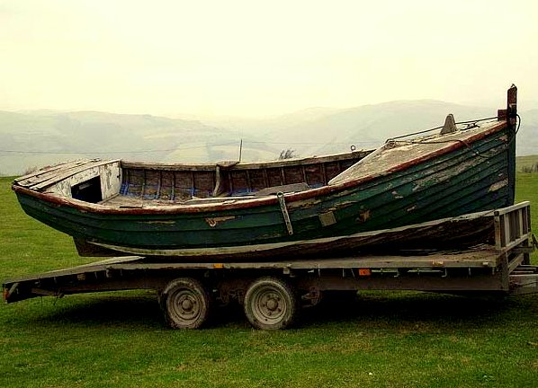 The Flying Tortoise: A Very Gorgeous Tiny Boat Roofed Shed In Wales...