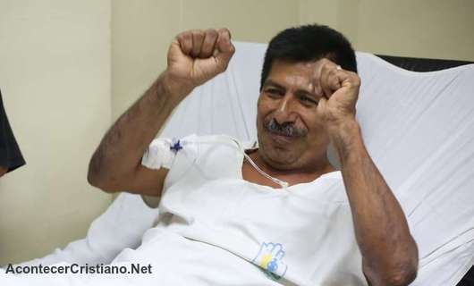 Hombre sepultado bajo escombros fue rescatado después de oración Hombre sobreviviente al terremoto de Ecuador