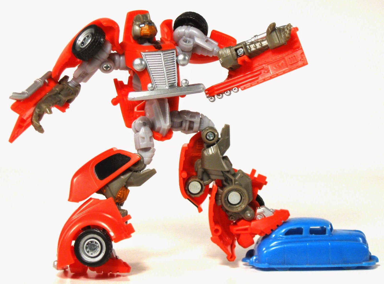 Toys and Stuff: Hasbro 2009 #C-3138A Transformers Scout Class - Hubcap