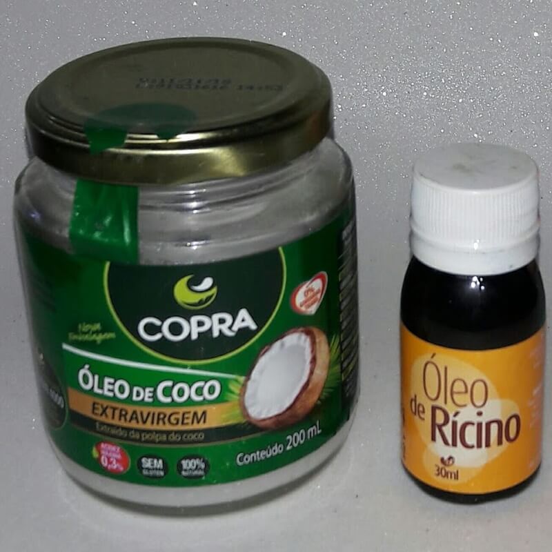 Umectação com óleo de coco e rícino