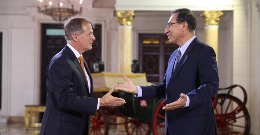 Presidente Martín Vizcarra convocará a alcalde Electo Jorge Muñoz para solucionar caos vehicular Presidente Martín Vizcarra convocará a alcalde Electo Jorge Muñoz para solucionar caos vehicular