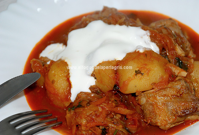 Gulash húngaro Gulash húngaro