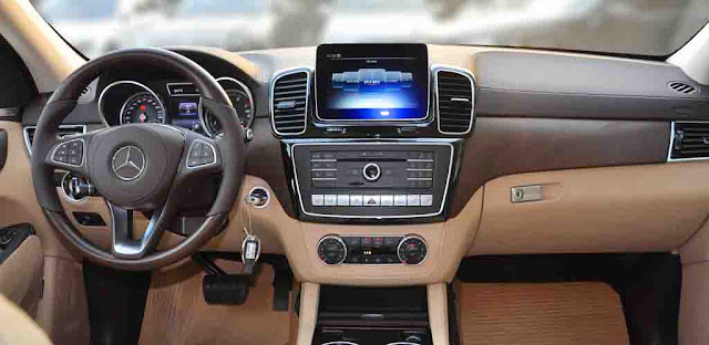 Thiết kế bảng Taplo Mercedes GLS 400 4MATIC 2019 Bảng taplo Mercedes GLS 400 4MATIC 2019 được ốp gỗ Poplar màu Đen bóng hoặc gỗ Open-pore Ash màu Nâu