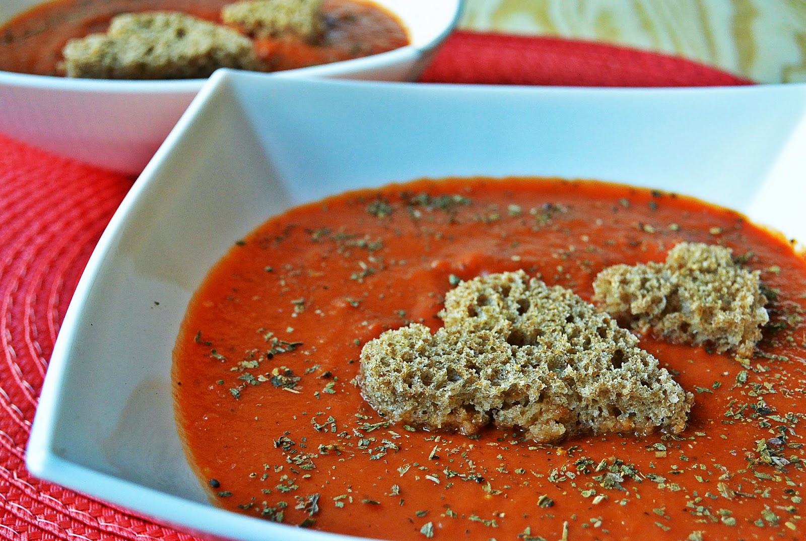 Kremowa zupa pomidorowa z grzankami