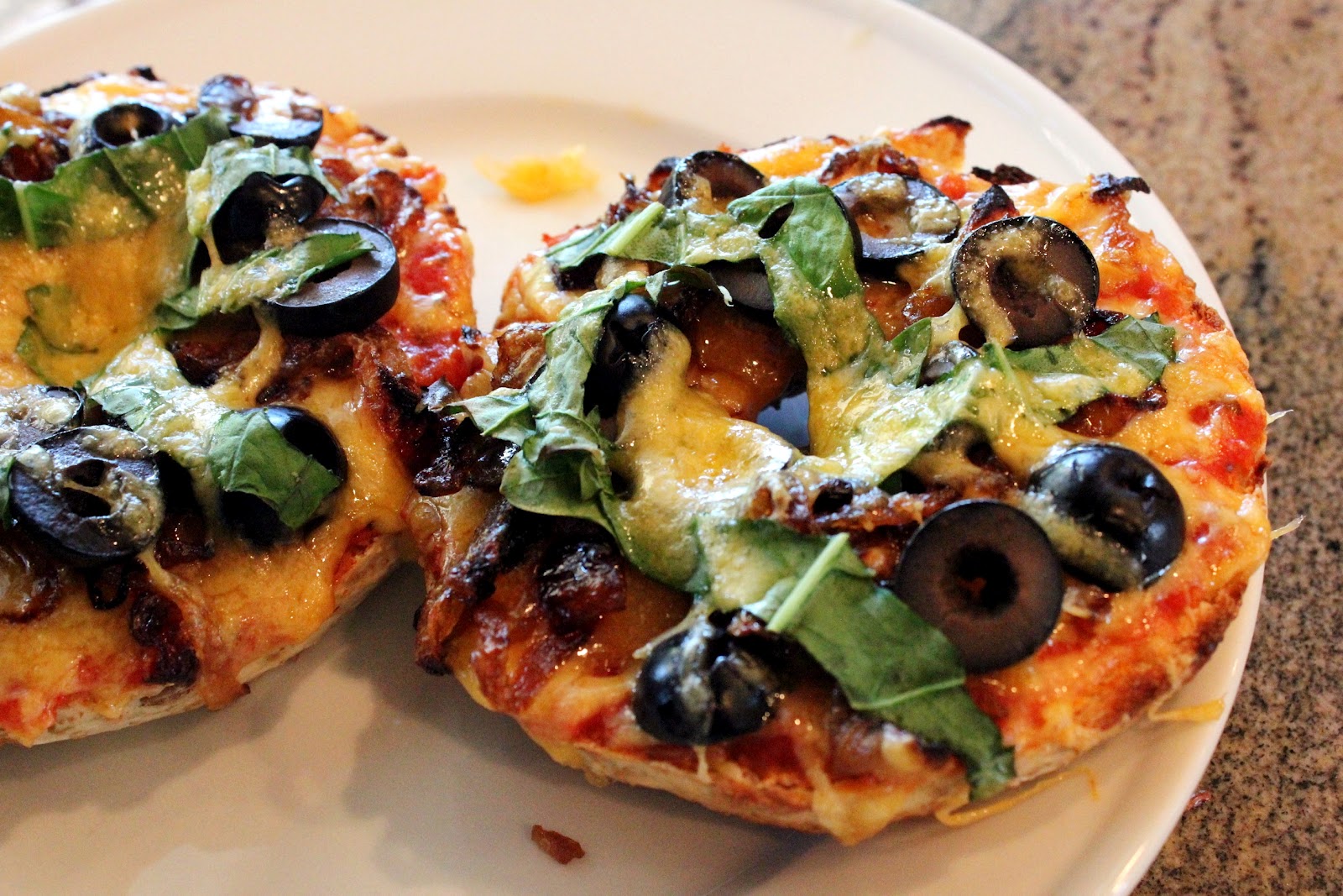 My 5&amp;#39;2 View: Gourmet Pizza Bagels
