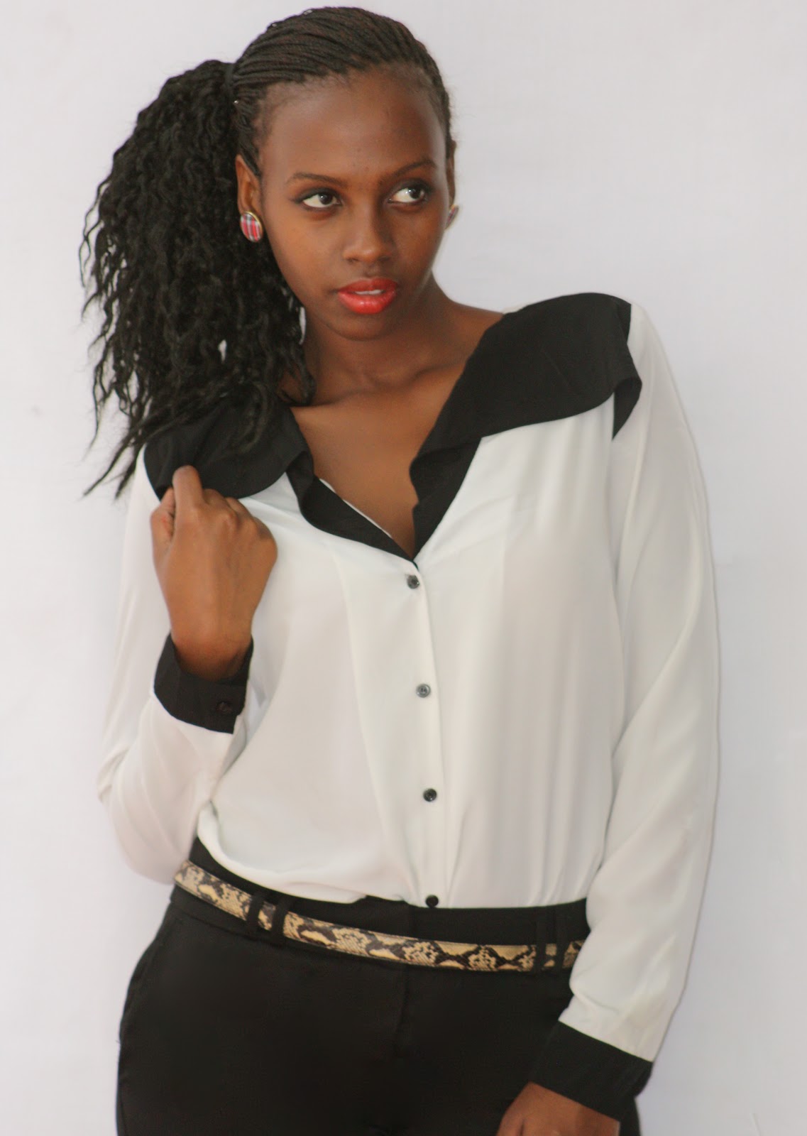 BONGO SHOPAHOLICS: BLACK & WHITE CONTRAST BLOUSE