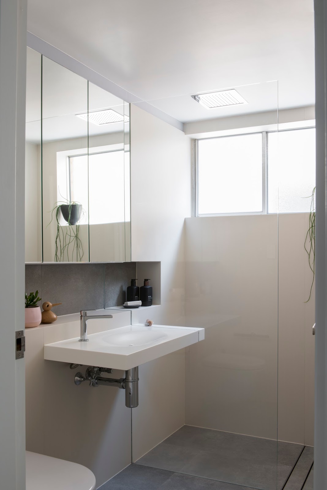 Minosa Small Bathroom Clever Solutions Very Practical And Good Looking Es With Thought A Sensible Layout Your Small Bathroom Design Can Pack Real Punch Fulfil