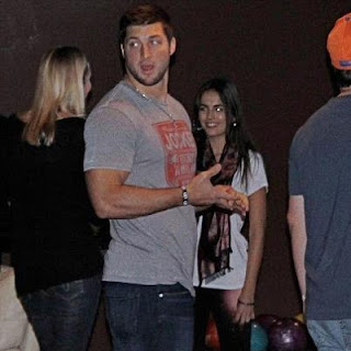 Tim Tebow, Camilla Bell