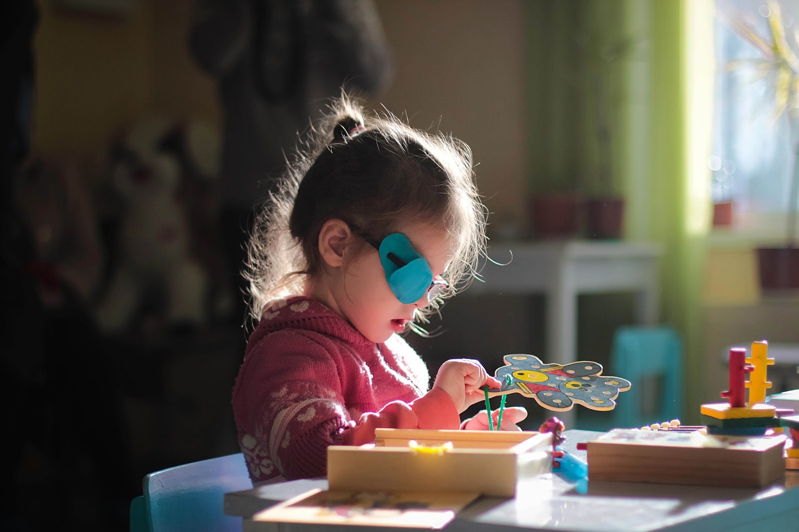 Воспитание и обучение детей с нарушением зрения. Дети с нарушением зрения. Слепые и слабовидящие дети. Изучение детей с нарушением зрения. Дети с тяжелым нарушением зрения.