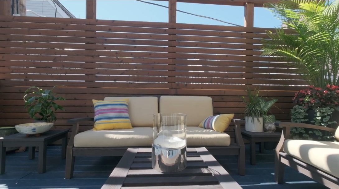 Tour 1613 W Erie St vs. 11 Interior Design Photos