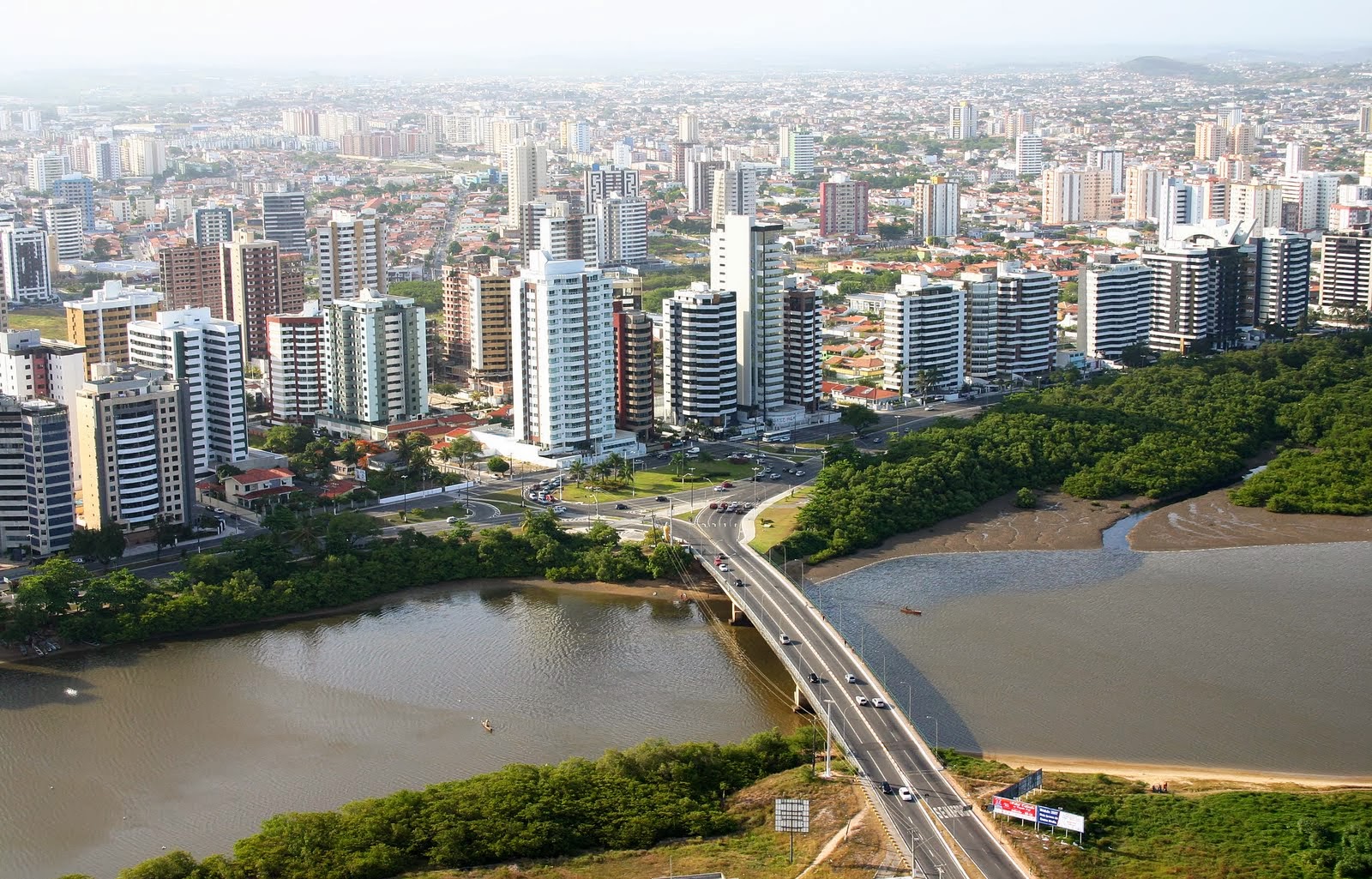 VISTA AÉREA DO BAIRRO 13 DE JULHO EM ARACAJU