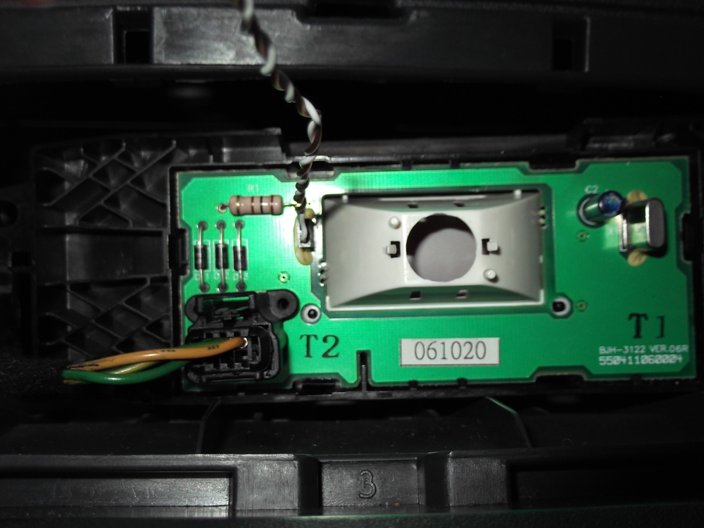 \u0026quot;O engenhocas\u0026quot;: Troca de l\u00e2mpada do mostrador das horas, Citroen C2