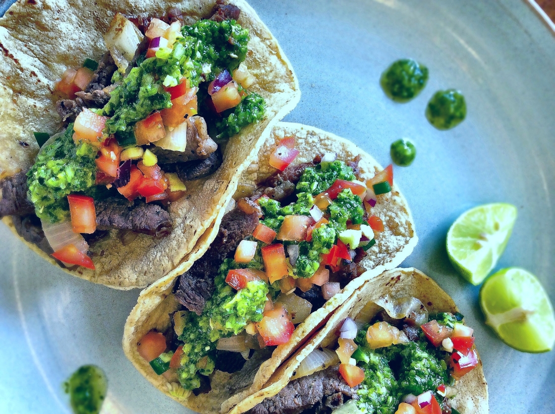 Tacos de fajitas de res con chimichurri Delirios de Cocina