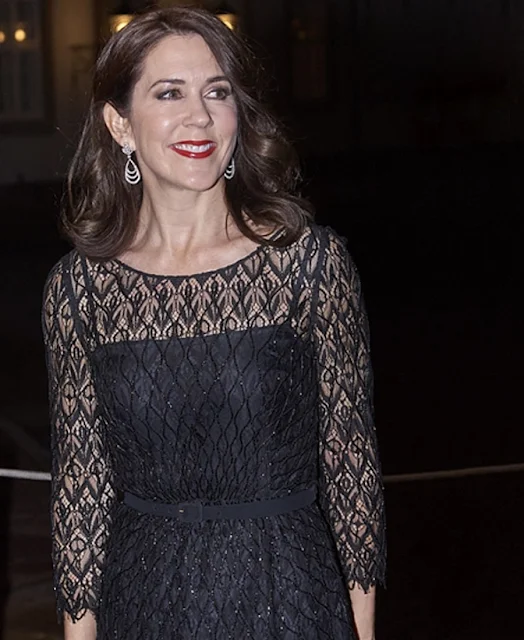  Crown Princess Mary of Denmark and Princess Marie attended the concert and dinner at Fredensborg Palace. 