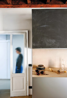 παραδοσιακό σπίτι, σπίτια, κουζίνα, κρεβατοκάμαρα, σαλόνι, καθιστικό, home tour, house tour, ιδέες διακόσμησης, παλιο και καινουργιο mix and match, ελλάδα, ιταλία, οικία, ξύλινα ταβάνια, ξύλινο πάτωμα traditional house, houses, kitchen, bedroom, living room, living room, home tour, house tour, decoration ideas, old and new mix and match, greece, italy, home, wooden ceilings, wooden floor