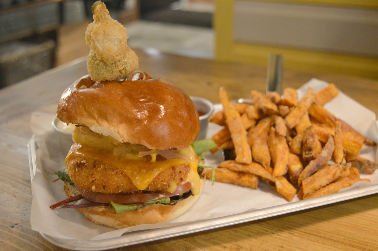 George S Great British Kitchen Mac And Cheese Fest Burger George S Great British Kitchen Mac And Cheese Fest Burger