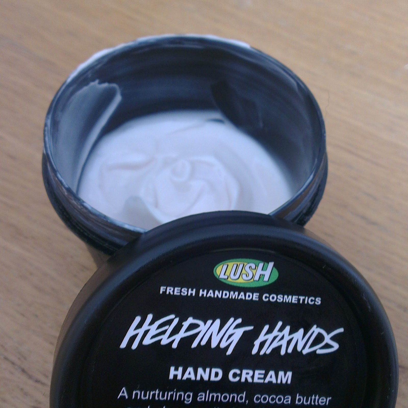 Review Lush Helping Hands Jen's Green Skin
