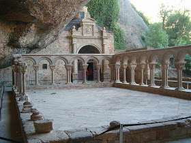 Claustro de San Juan de la Peña. Claustro de San Juan de la Peña.