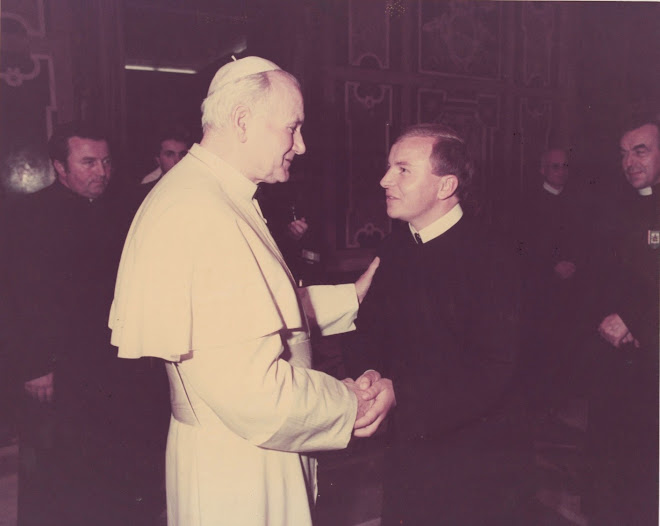 Dom Marcos Piatek com São João Paulo II em 1981
