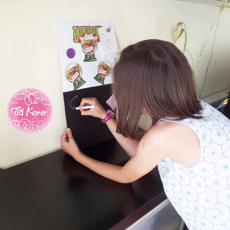 Tia Keko y manualidades niños pizarra