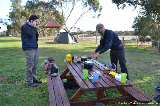 How to book accommodation from campground. Naracoorte National Park, South Australia How to book accommodation from campground