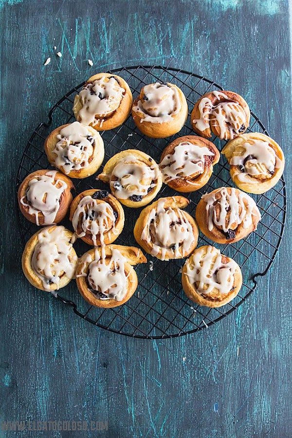 cinnamon rolls clásicos vía www.elgatogoloso.com