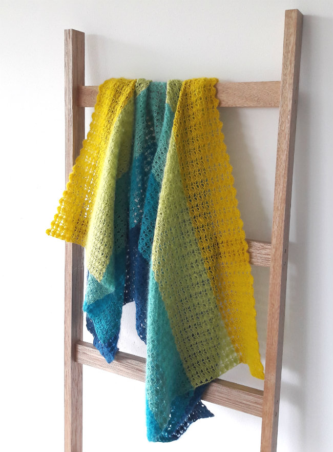 Crochet pashmina: soft shell pashmina. Made by Happy in Red Crochet pashmina: soft shell pashmina. Made by Happy in Red