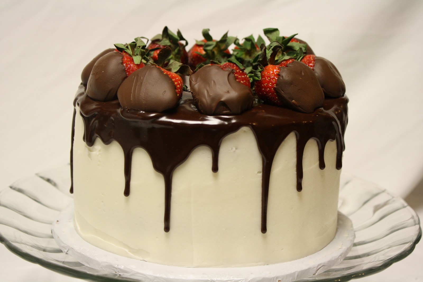 Red Velvet Cake With Ganache And Chocolate Dipped Strawberries