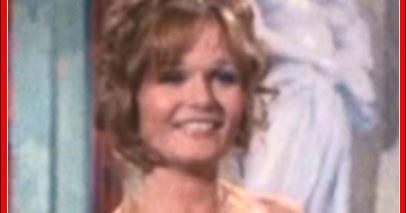 WOMEN FROM DC MOVIES AND SERIES NUDE: VALERIE PERRINE