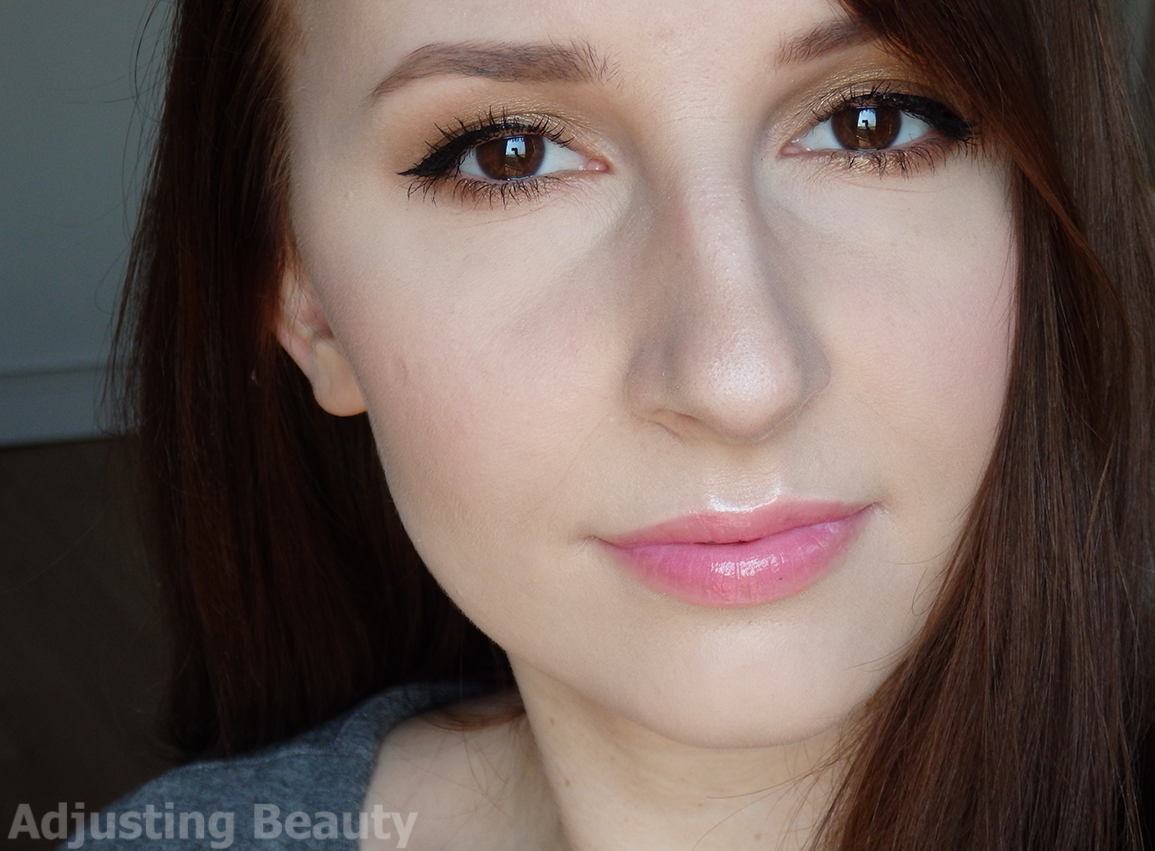 Review Makeup Revolution Strobe Highlighter Ever Glow Lights