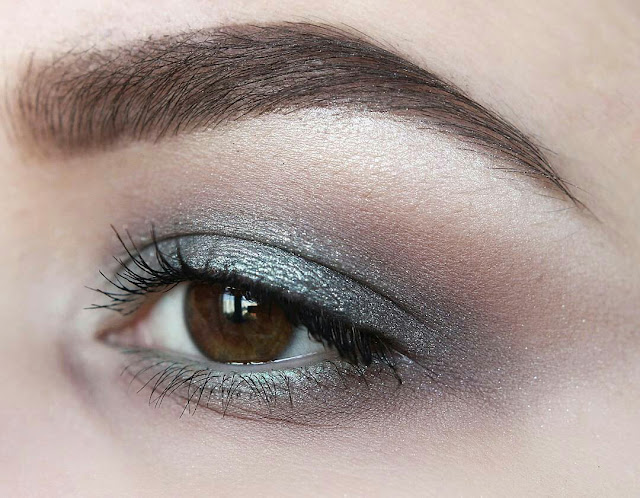 Essence metal shock eyeshadow 04 supernova