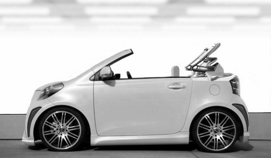 Toyota iq aston martin