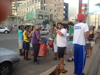 Manifestação, arte, musica e bafafá com a PM Manifestação, arte, musica e bafafá com a PM