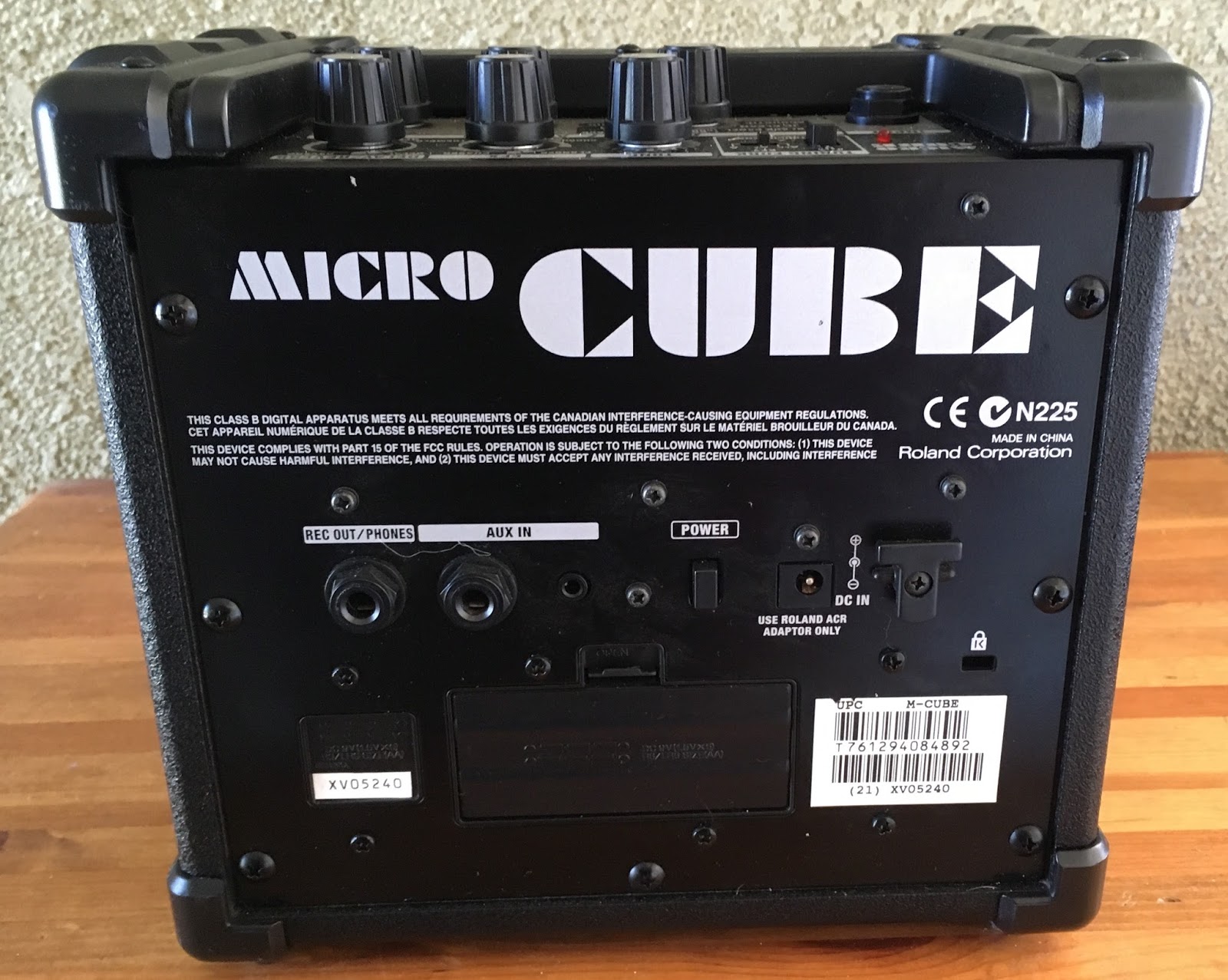 Rex and the Bass: Product Review: Roland Micro Cube N225 Guitar Amplifier