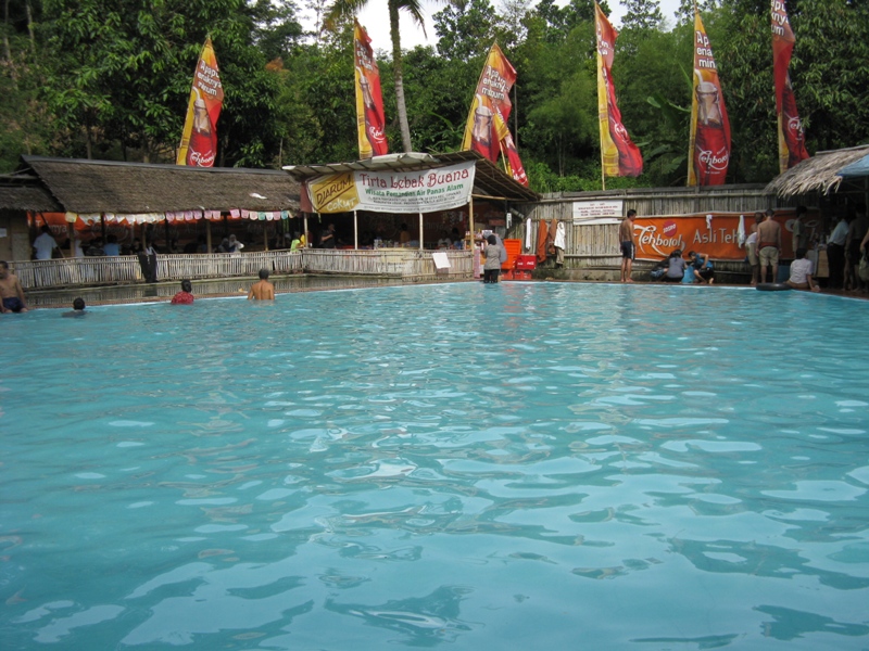 WISATA ALAM PEMANDIAN AIR PANAS DI KABUPATEN LEBAK